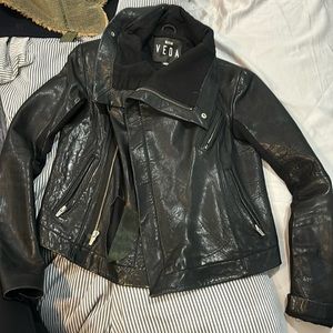 Veda leather jacket size s